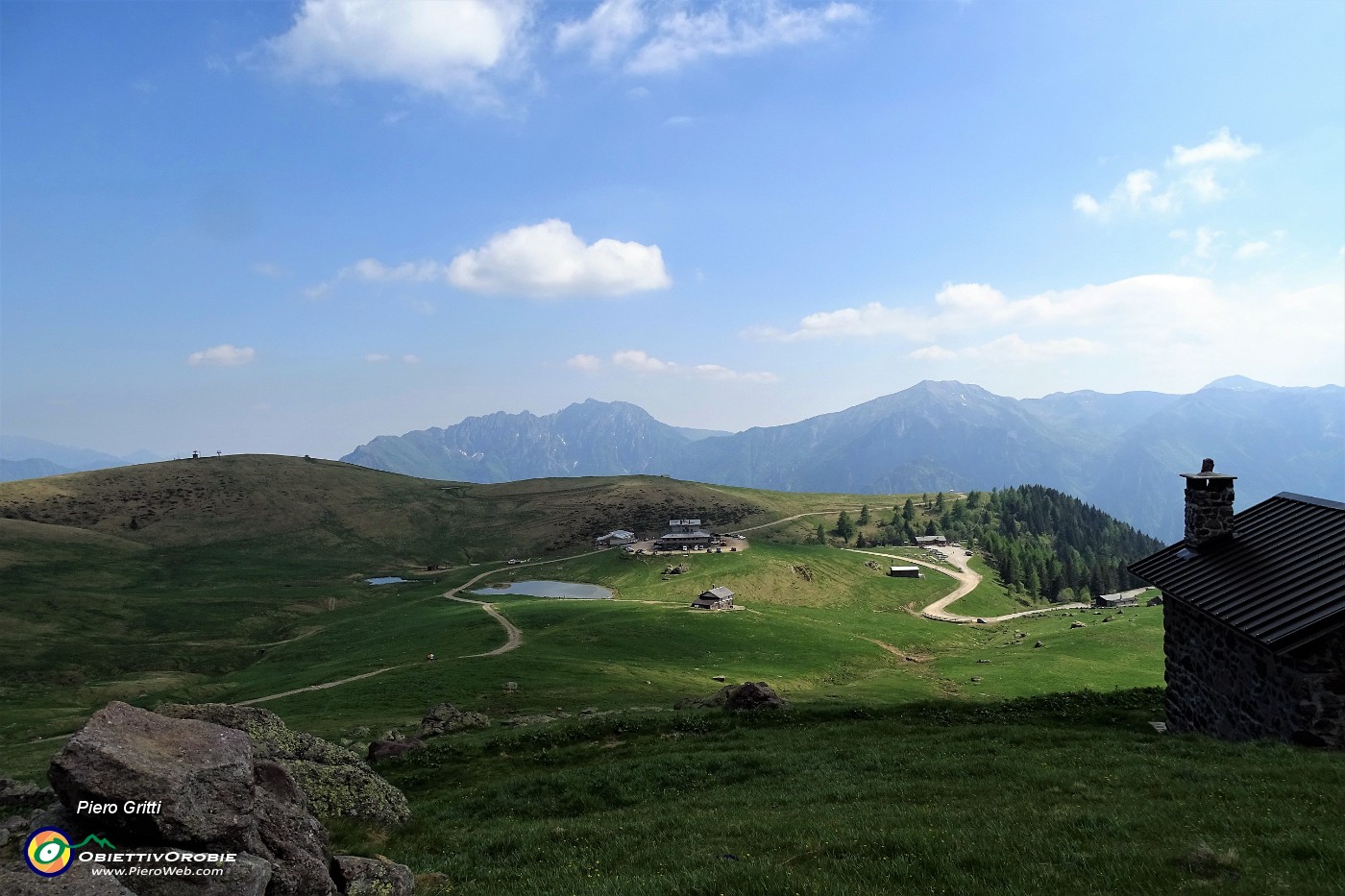 100 Rientriamo ai verdeggianti Piani dell'Avaro.JPG